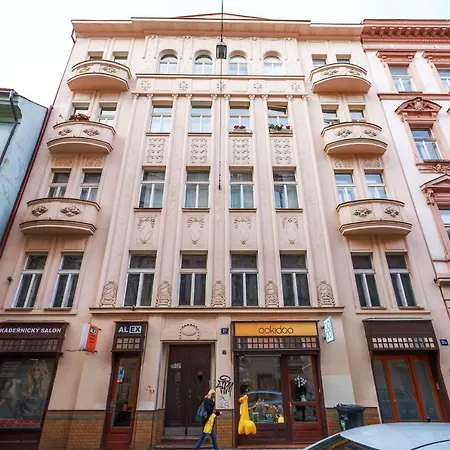Ostrovni * Prag